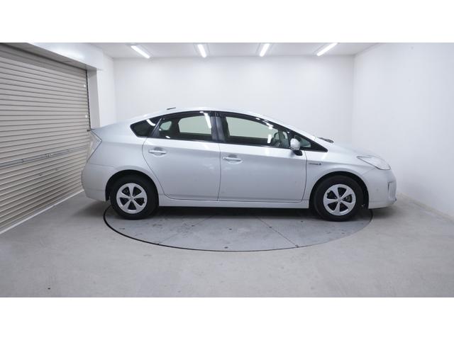 プリウス L 禁煙車 ディーラーOPナビ 地デジTV  バックカメラ スマートキー プッシュスタート ステアリングスイッチ AUTOエアコン AUTOライト ヘッドライトレベライザー 電動格納ドアミラーウィンカー(39枚目)