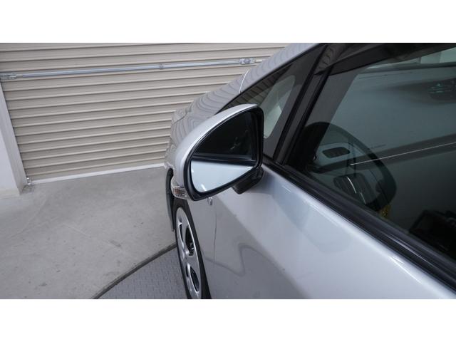 プリウス L 禁煙車 ディーラーOPナビ 地デジTV  バックカメラ スマートキー プッシュスタート ステアリングスイッチ AUTOエアコン AUTOライト ヘッドライトレベライザー 電動格納ドアミラーウィンカー(51枚目)