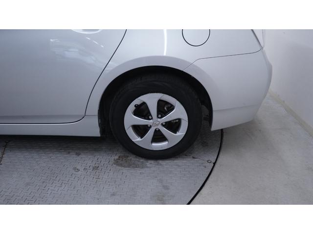プリウス L 禁煙車 ディーラーOPナビ 地デジTV  バックカメラ スマートキー プッシュスタート ステアリングスイッチ AUTOエアコン AUTOライト ヘッドライトレベライザー 電動格納ドアミラーウィンカー(53枚目)