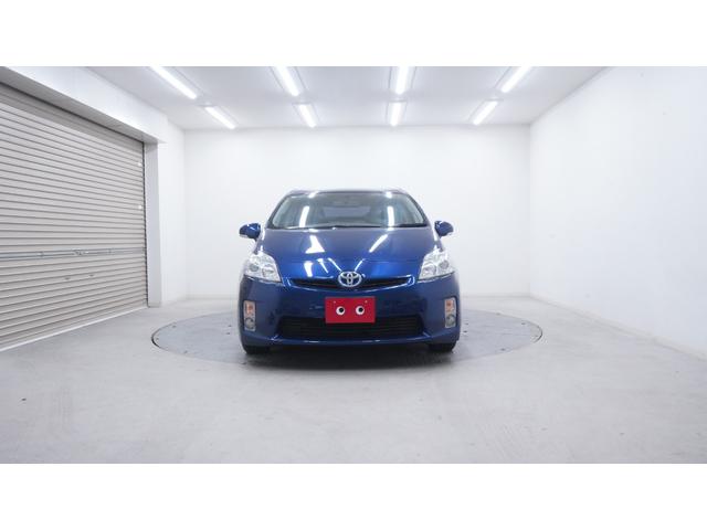 プリウス G 禁煙車 純正ナビ 地デジTV Bluetooth CD/DVD バックカメラ スマートキー プッシュスタート カーテンエアバック&サイドエアバック 革巻きハンドル ステアリングスイッチ フォグライト(2枚目)