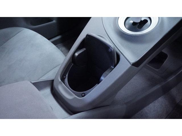 プリウス G 禁煙車 純正ナビ 地デジTV Bluetooth CD/DVD バックカメラ スマートキー プッシュスタート カーテンエアバック&サイドエアバック 革巻きハンドル ステアリングスイッチ フォグライト(24枚目)