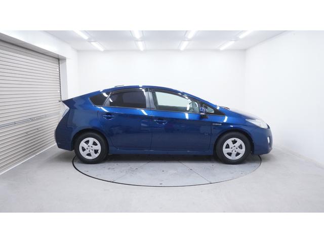 プリウス G 禁煙車 純正ナビ 地デジTV Bluetooth CD/DVD バックカメラ スマートキー プッシュスタート カーテンエアバック&サイドエアバック 革巻きハンドル ステアリングスイッチ フォグライト(42枚目)