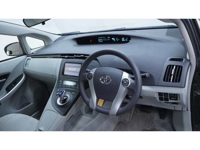 プリウス S LEDエディション 禁煙車 純正ナビ フルセグTV CD/DVD再生 バックカメラ ビルトインETC スマートキー プッシュスタート クルーズコントロール LEDヘッドライト ヘッドライトウォッシャー 革巻きハンドル(17枚目)