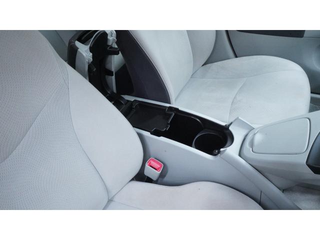 プリウス S LEDエディション 禁煙車 純正ナビ フルセグTV CD/DVD再生 バックカメラ ビルトインETC スマートキー プッシュスタート クルーズコントロール LEDヘッドライト ヘッドライトウォッシャー 革巻きハンドル(23枚目)