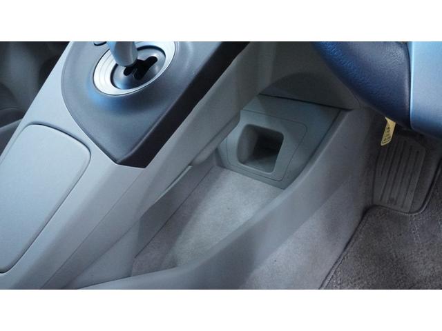 プリウス S LEDエディション 禁煙車 純正ナビ フルセグTV CD/DVD再生 バックカメラ ビルトインETC スマートキー プッシュスタート クルーズコントロール LEDヘッドライト ヘッドライトウォッシャー 革巻きハンドル(30枚目)