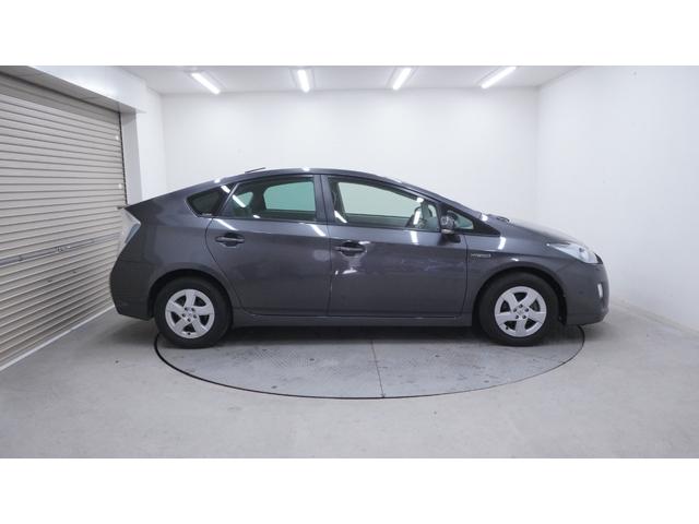 プリウス S LEDエディション 禁煙車 純正ナビ フルセグTV CD/DVD再生 バックカメラ ビルトインETC スマートキー プッシュスタート クルーズコントロール LEDヘッドライト ヘッドライトウォッシャー 革巻きハンドル(48枚目)