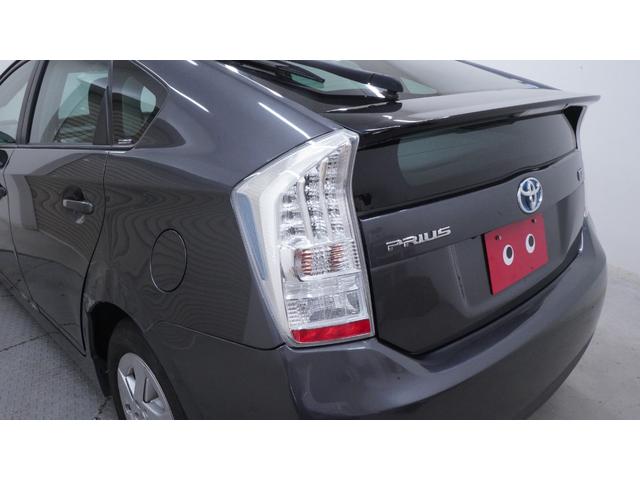 プリウス S LEDエディション 禁煙車 純正ナビ フルセグTV CD/DVD再生 バックカメラ ビルトインETC スマートキー プッシュスタート クルーズコントロール LEDヘッドライト ヘッドライトウォッシャー 革巻きハンドル(66枚目)
