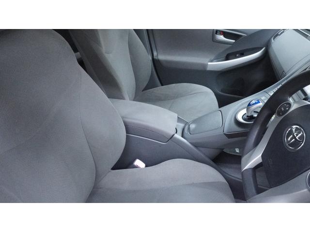 プリウス S 純正ナビ ワンセグTV CD再生 バックカメラ スマートキー プッシュスタート カーテンエアバック&サイドエアバック AUTOライト HIDヘッドライト AUTOエアコン ステアリングスイッチ(16枚目)