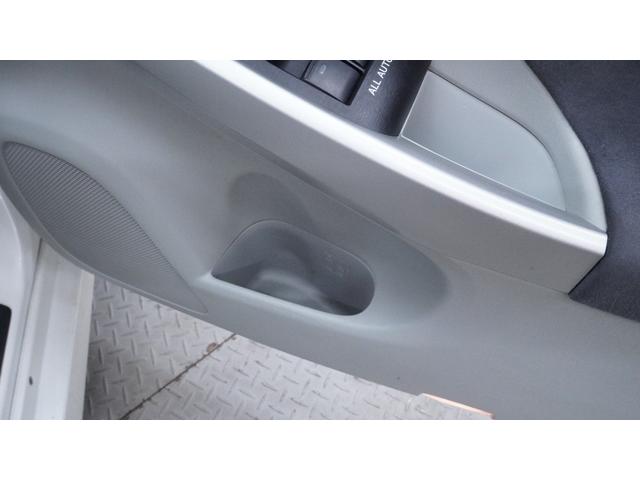 プリウス Sツーリングセレクション スマートキー プッシュスタート チルトステアリング シートリフター カーテンエアバック&サイドエアバック LEDヘッドライト AUTOライト AUTOエアコン フォグライト ビルトインETC(8枚目)