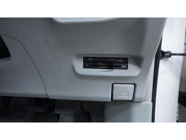 プリウス Sツーリングセレクション スマートキー プッシュスタート チルトステアリング シートリフター カーテンエアバック&サイドエアバック LEDヘッドライト AUTOライト AUTOエアコン フォグライト ビルトインETC(13枚目)