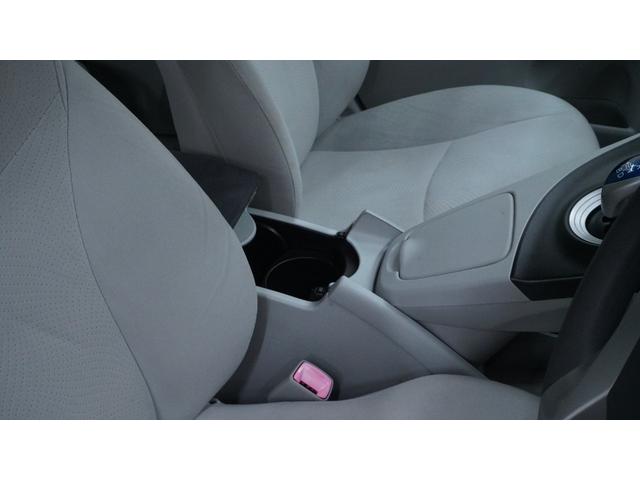 プリウス Sツーリングセレクション スマートキー プッシュスタート チルトステアリング シートリフター カーテンエアバック&サイドエアバック LEDヘッドライト AUTOライト AUTOエアコン フォグライト ビルトインETC(16枚目)