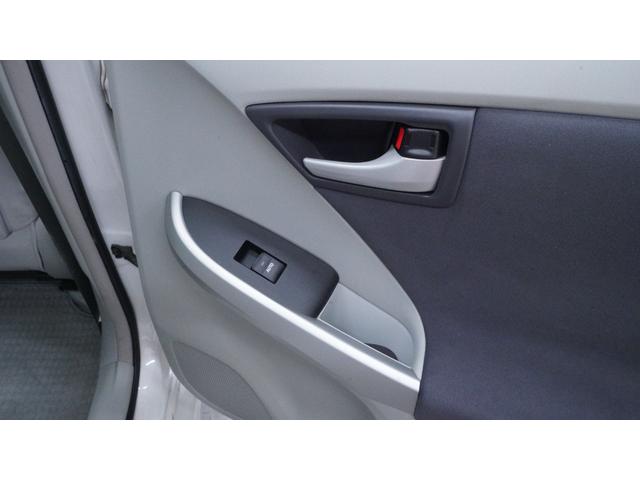 プリウス Sツーリングセレクション スマートキー プッシュスタート チルトステアリング シートリフター カーテンエアバック&サイドエアバック LEDヘッドライト AUTOライト AUTOエアコン フォグライト ビルトインETC(32枚目)