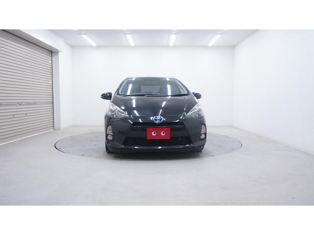 アクア Ｇ　禁煙車　純正ナビ　フルセグＴＶ　バックカメラ　Ｂｌｕｅｔｏｏｔｈ対応　キーレス　ステアリングスイッチ　ＬＥＤヘッドライト　ＡＵＴＯエアコン　電動格納ドアミラーウィンカー　Ｇグレード専用内装カラー（2枚目）