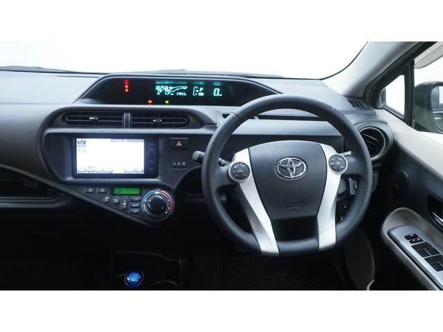 アクア Ｇ　禁煙車　純正ナビ　フルセグＴＶ　バックカメラ　Ｂｌｕｅｔｏｏｔｈ対応　キーレス　ステアリングスイッチ　ＬＥＤヘッドライト　ＡＵＴＯエアコン　電動格納ドアミラーウィンカー　Ｇグレード専用内装カラー（3枚目）