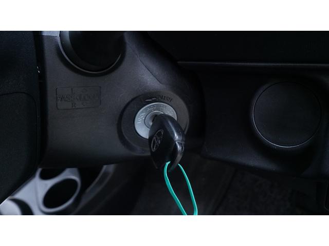 アクア Ｇ　禁煙車　純正ナビ　フルセグＴＶ　バックカメラ　Ｂｌｕｅｔｏｏｔｈ対応　キーレス　ステアリングスイッチ　ＬＥＤヘッドライト　ＡＵＴＯエアコン　電動格納ドアミラーウィンカー　Ｇグレード専用内装カラー（12枚目）