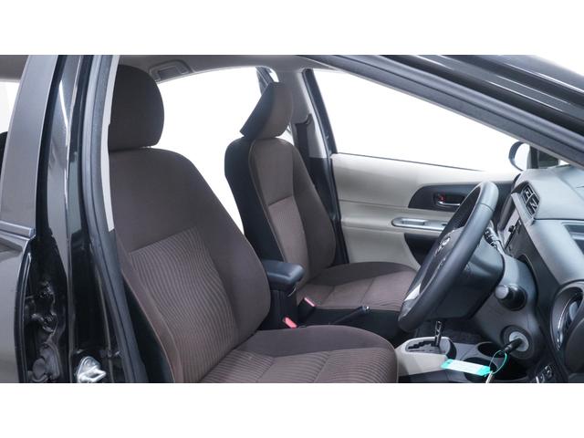 アクア Ｇ　禁煙車　純正ナビ　フルセグＴＶ　バックカメラ　Ｂｌｕｅｔｏｏｔｈ対応　キーレス　ステアリングスイッチ　ＬＥＤヘッドライト　ＡＵＴＯエアコン　電動格納ドアミラーウィンカー　Ｇグレード専用内装カラー（13枚目）