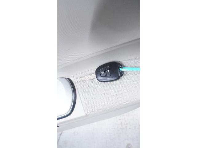 アクア Ｇ　禁煙車　純正ナビ　フルセグＴＶ　バックカメラ　Ｂｌｕｅｔｏｏｔｈ対応　キーレス　ステアリングスイッチ　ＬＥＤヘッドライト　ＡＵＴＯエアコン　電動格納ドアミラーウィンカー　Ｇグレード専用内装カラー（16枚目）