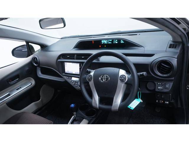 アクア Ｇ　禁煙車　純正ナビ　フルセグＴＶ　バックカメラ　Ｂｌｕｅｔｏｏｔｈ対応　キーレス　ステアリングスイッチ　ＬＥＤヘッドライト　ＡＵＴＯエアコン　電動格納ドアミラーウィンカー　Ｇグレード専用内装カラー（17枚目）