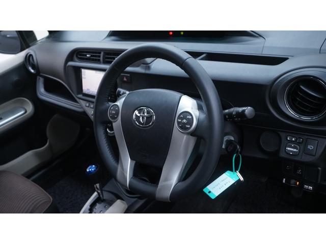 アクア Ｇ　禁煙車　純正ナビ　フルセグＴＶ　バックカメラ　Ｂｌｕｅｔｏｏｔｈ対応　キーレス　ステアリングスイッチ　ＬＥＤヘッドライト　ＡＵＴＯエアコン　電動格納ドアミラーウィンカー　Ｇグレード専用内装カラー（18枚目）