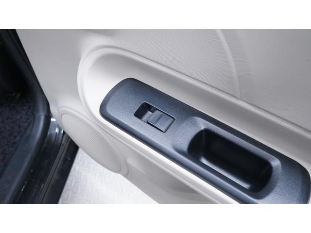 アクア Ｇ　禁煙車　純正ナビ　フルセグＴＶ　バックカメラ　Ｂｌｕｅｔｏｏｔｈ対応　キーレス　ステアリングスイッチ　ＬＥＤヘッドライト　ＡＵＴＯエアコン　電動格納ドアミラーウィンカー　Ｇグレード専用内装カラー（43枚目）