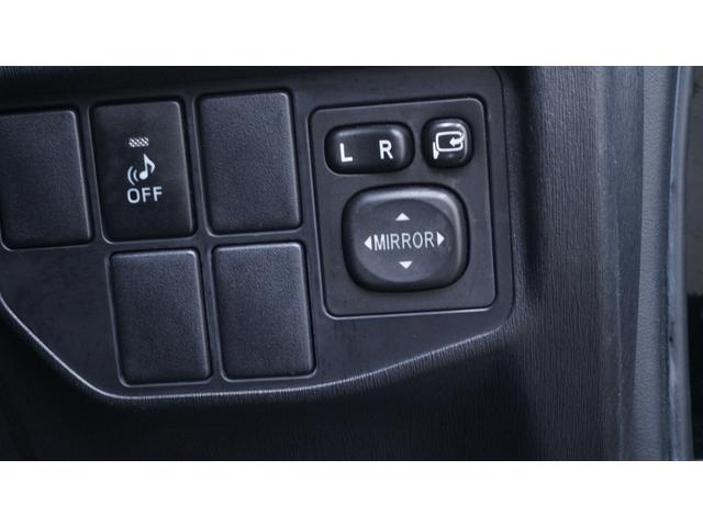 プリウス S スマートキー プッシュスタート HIDヘッドライト AUTOライト AUTOエアコン 電動格納ドアミラーウィンカー 純正アルミホイール カーテンエアバック&サイドエアバック クルーズコントロール(18枚目)