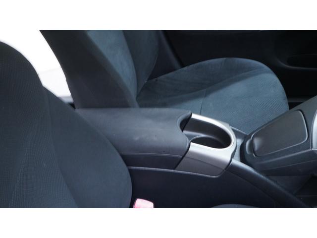 プリウス S スマートキー プッシュスタート HIDヘッドライト AUTOライト AUTOエアコン 電動格納ドアミラーウィンカー 純正アルミホイール カーテンエアバック&サイドエアバック クルーズコントロール(19枚目)