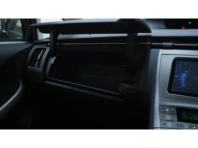 プリウス S スマートキー プッシュスタート HIDヘッドライト AUTOライト AUTOエアコン 電動格納ドアミラーウィンカー 純正アルミホイール カーテンエアバック&サイドエアバック クルーズコントロール(30枚目)