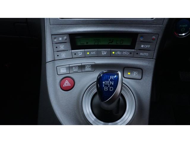 プリウス S 禁煙車 カーテンエアバック&サイドエアバック 純正ナビ ワンセグTV CD/DVD再生 Bluetooth接続 バックカメラ スマートキー プッシュスタート ビルトインETC 電動格納ドアミラー(21枚目)