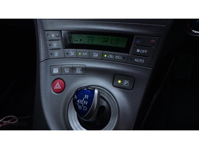 プリウス S 禁煙車 カーテンエアバック&サイドエアバック 純正ナビ ワンセグTV CD/DVD再生 Bluetooth接続 バックカメラ スマートキー プッシュスタート ビルトインETC 電動格納ドアミラー(22枚目)