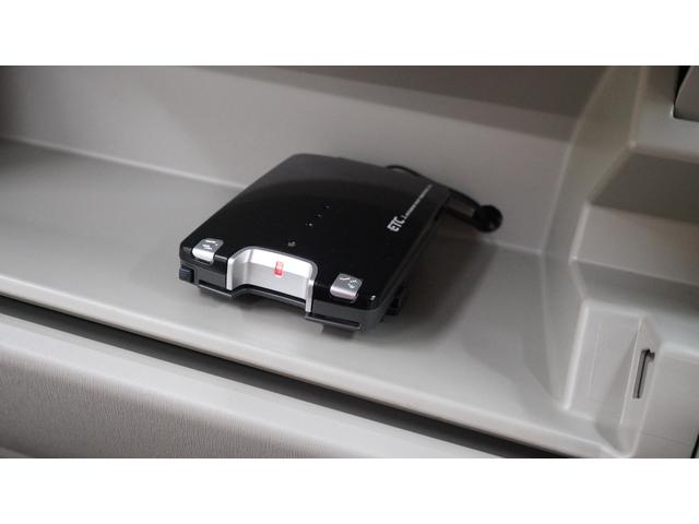 プリウス Ｓツーリングセレクション・マイコーデ　禁煙車　純正８インチＨＤＤナビ　フルセグＴＶ　ＣＤ／ＤＶＤ再生　Ｂｌｕｅｔｏｏｔｈ接続　バックカメラ　スマートキー　プッシュスタート　カーテンエアバック＆サイドエアバック　マイコーデ専用内装カラー（9枚目）