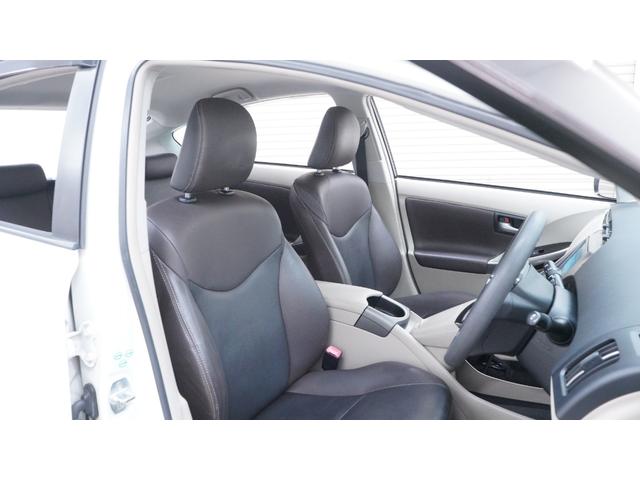 プリウス Ｓツーリングセレクション・マイコーデ　禁煙車　純正８インチＨＤＤナビ　フルセグＴＶ　ＣＤ／ＤＶＤ再生　Ｂｌｕｅｔｏｏｔｈ接続　バックカメラ　スマートキー　プッシュスタート　カーテンエアバック＆サイドエアバック　マイコーデ専用内装カラー（11枚目）