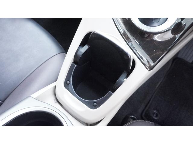 プリウス Ｓツーリングセレクション・マイコーデ　禁煙車　純正８インチＨＤＤナビ　フルセグＴＶ　ＣＤ／ＤＶＤ再生　Ｂｌｕｅｔｏｏｔｈ接続　バックカメラ　スマートキー　プッシュスタート　カーテンエアバック＆サイドエアバック　マイコーデ専用内装カラー（29枚目）