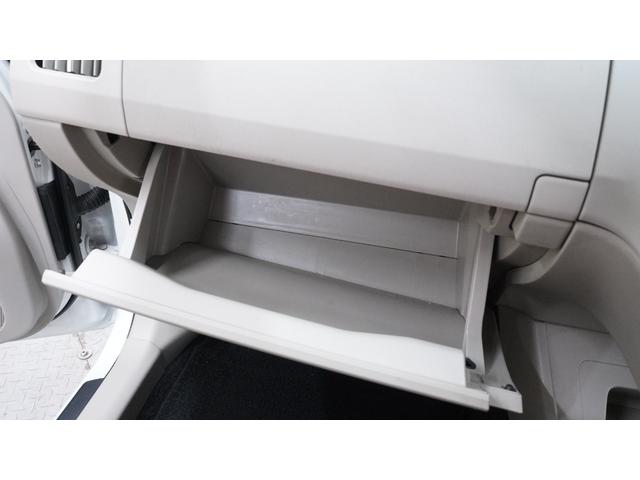 プリウス Ｓツーリングセレクション・マイコーデ　禁煙車　純正８インチＨＤＤナビ　フルセグＴＶ　ＣＤ／ＤＶＤ再生　Ｂｌｕｅｔｏｏｔｈ接続　バックカメラ　スマートキー　プッシュスタート　カーテンエアバック＆サイドエアバック　マイコーデ専用内装カラー（35枚目）