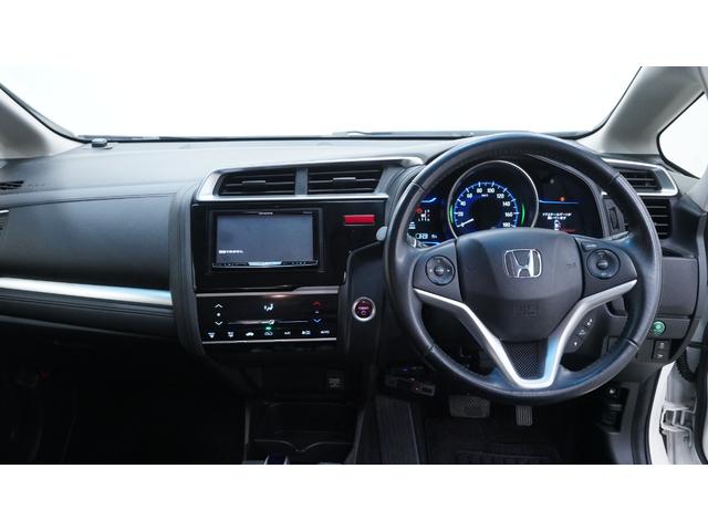 フィットハイブリッド Lパッケージ 社外ナビ フルセグTV CD/DVD再生 Bluetooth接続 バックカメラ 運転席用i-SRSエアバッグシステム&助手席用SRSエアバッグシステム LEDヘッドライト AUTOライト(3枚目)