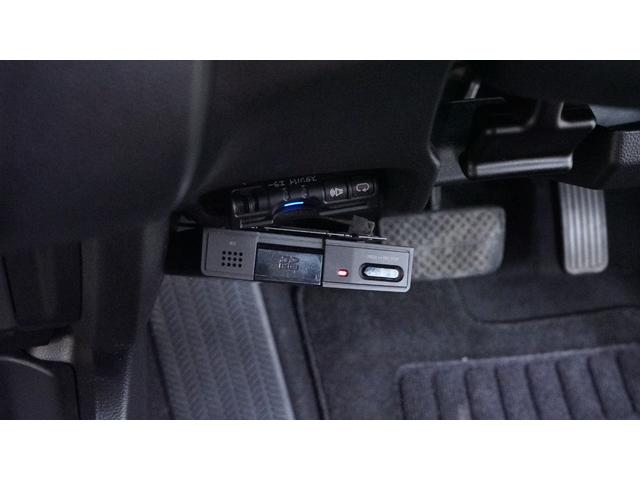 フィットハイブリッド Lパッケージ 社外ナビ フルセグTV CD/DVD再生 Bluetooth接続 バックカメラ 運転席用i-SRSエアバッグシステム&助手席用SRSエアバッグシステム LEDヘッドライト AUTOライト(8枚目)