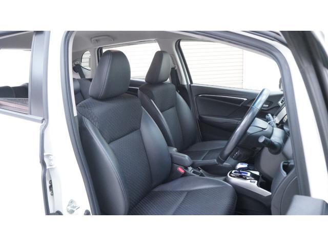 フィットハイブリッド Lパッケージ 社外ナビ フルセグTV CD/DVD再生 Bluetooth接続 バックカメラ 運転席用i-SRSエアバッグシステム&助手席用SRSエアバッグシステム LEDヘッドライト AUTOライト(10枚目)