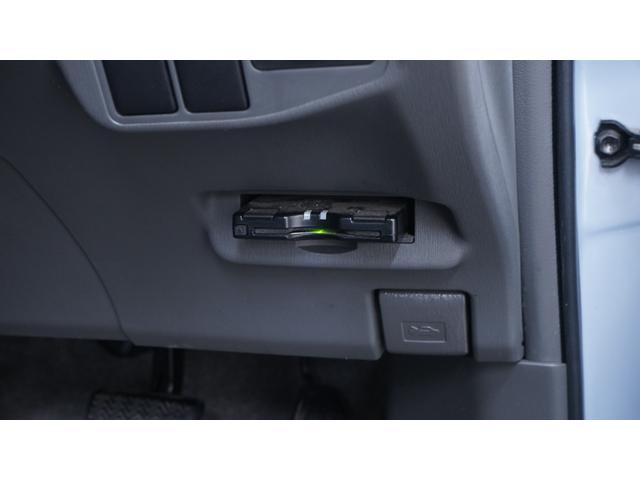 プリウス 　スマートキー　プッシュスタート　ステアリングスイッチ　ＡＵＴＯエアコン　ＡＵＴＯライト　電動格納ドアミラーウィンカー　ＯＰフォグライト　ＥＴＣ　社外１５インチアルミ（6枚目）