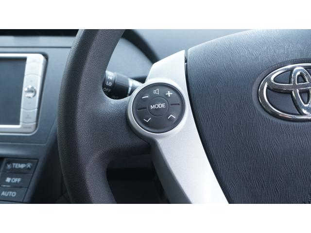 プリウス 　スマートキー　プッシュスタート　ステアリングスイッチ　ＡＵＴＯエアコン　ＡＵＴＯライト　電動格納ドアミラーウィンカー　ＯＰフォグライト　ＥＴＣ　社外１５インチアルミ（7枚目）