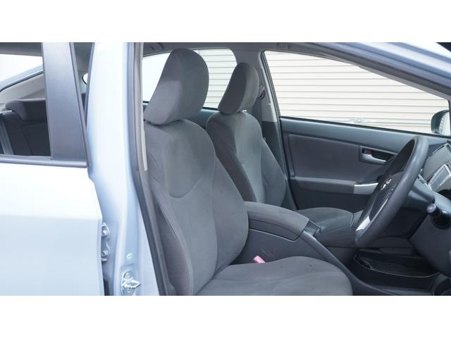 プリウス 　スマートキー　プッシュスタート　ステアリングスイッチ　ＡＵＴＯエアコン　ＡＵＴＯライト　電動格納ドアミラーウィンカー　ＯＰフォグライト　ＥＴＣ　社外１５インチアルミ（10枚目）