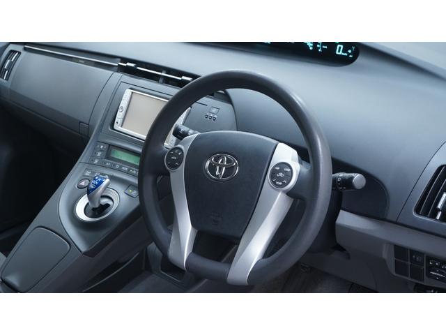 プリウス 　スマートキー　プッシュスタート　ステアリングスイッチ　ＡＵＴＯエアコン　ＡＵＴＯライト　電動格納ドアミラーウィンカー　ＯＰフォグライト　ＥＴＣ　社外１５インチアルミ（15枚目）
