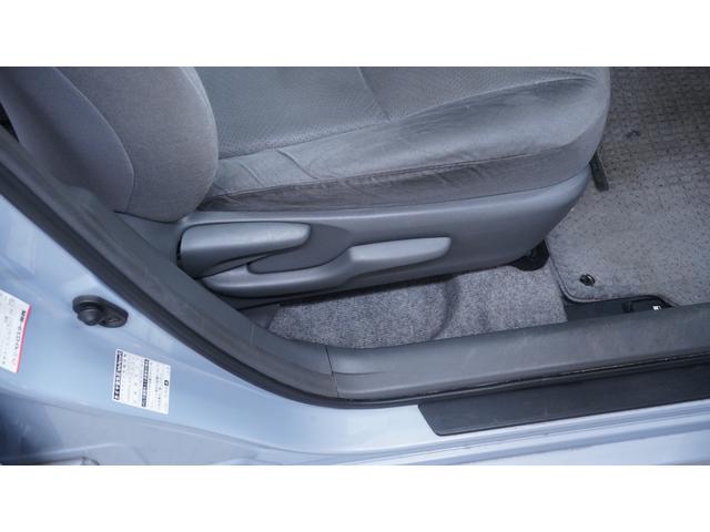 プリウス 　スマートキー　プッシュスタート　ステアリングスイッチ　ＡＵＴＯエアコン　ＡＵＴＯライト　電動格納ドアミラーウィンカー　ＯＰフォグライト　ＥＴＣ　社外１５インチアルミ（18枚目）