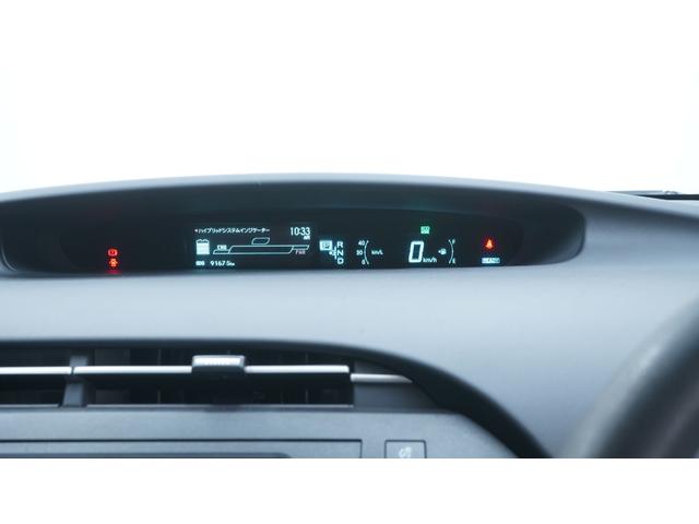 プリウス 　スマートキー　プッシュスタート　ステアリングスイッチ　ＡＵＴＯエアコン　ＡＵＴＯライト　電動格納ドアミラーウィンカー　ＯＰフォグライト　ＥＴＣ　社外１５インチアルミ（21枚目）