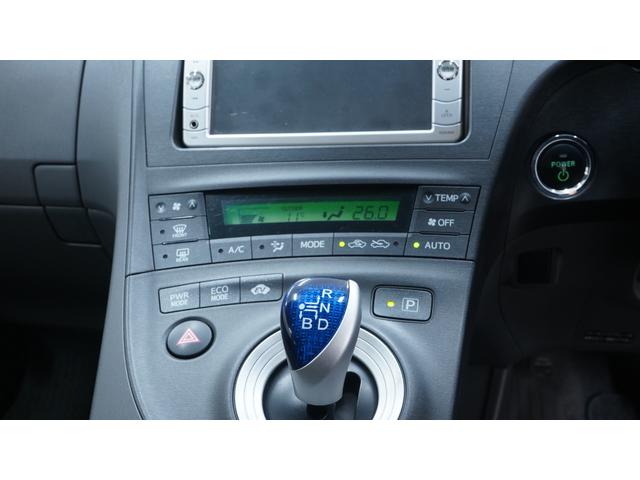 プリウス 　スマートキー　プッシュスタート　ステアリングスイッチ　ＡＵＴＯエアコン　ＡＵＴＯライト　電動格納ドアミラーウィンカー　ＯＰフォグライト　ＥＴＣ　社外１５インチアルミ（22枚目）