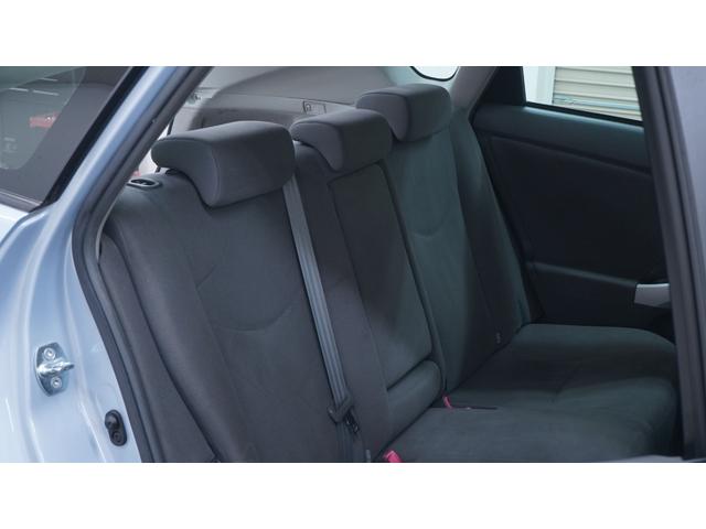 プリウス 　スマートキー　プッシュスタート　ステアリングスイッチ　ＡＵＴＯエアコン　ＡＵＴＯライト　電動格納ドアミラーウィンカー　ＯＰフォグライト　ＥＴＣ　社外１５インチアルミ（36枚目）