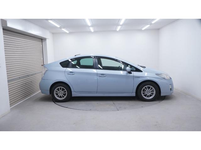 プリウス 　スマートキー　プッシュスタート　ステアリングスイッチ　ＡＵＴＯエアコン　ＡＵＴＯライト　電動格納ドアミラーウィンカー　ＯＰフォグライト　ＥＴＣ　社外１５インチアルミ（42枚目）