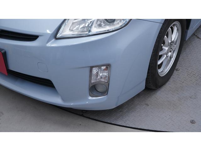 プリウス 　スマートキー　プッシュスタート　ステアリングスイッチ　ＡＵＴＯエアコン　ＡＵＴＯライト　電動格納ドアミラーウィンカー　ＯＰフォグライト　ＥＴＣ　社外１５インチアルミ（52枚目）