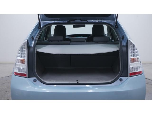 プリウス 　スマートキー　プッシュスタート　ステアリングスイッチ　ＡＵＴＯエアコン　ＡＵＴＯライト　電動格納ドアミラーウィンカー　ＯＰフォグライト　ＥＴＣ　社外１５インチアルミ（65枚目）
