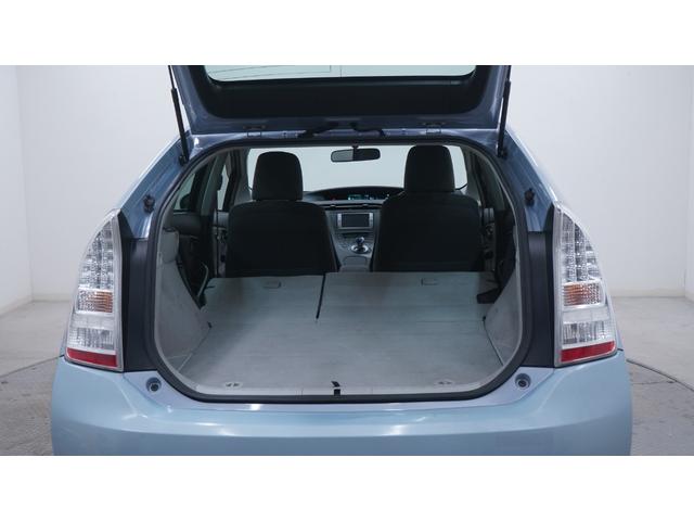 プリウス 　スマートキー　プッシュスタート　ステアリングスイッチ　ＡＵＴＯエアコン　ＡＵＴＯライト　電動格納ドアミラーウィンカー　ＯＰフォグライト　ＥＴＣ　社外１５インチアルミ（68枚目）