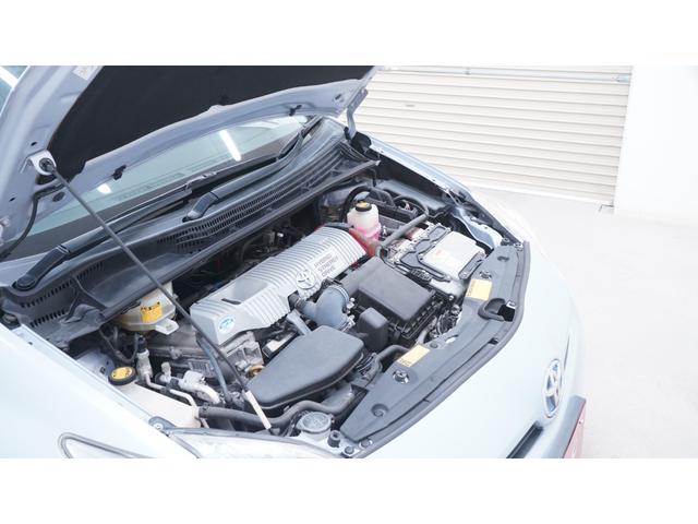プリウス 　スマートキー　プッシュスタート　ステアリングスイッチ　ＡＵＴＯエアコン　ＡＵＴＯライト　電動格納ドアミラーウィンカー　ＯＰフォグライト　ＥＴＣ　社外１５インチアルミ（69枚目）