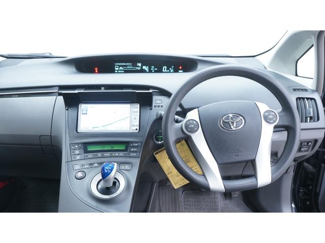 プリウス Ｓ　禁煙車　ワンオーナー　純正ナビ　地デジＴＶ　バックカメラ　スマートキー　電格ドアミラーウィンカー　社外１５インチアルミホイール　後席アームレスト兼用ドリンクホルダー　ＯＰフォグランプ　ビルトインＥＴＣ（3枚目）
